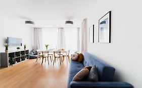 Apartament Hallera - 70M - 3 Pokoje - Winda - Garaz - Nowe Osiedle